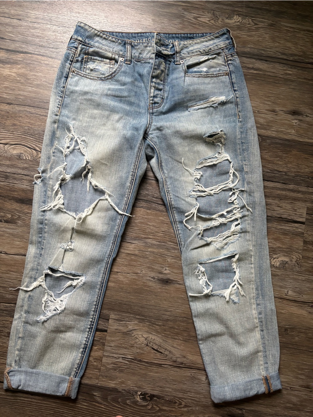 American Eagle Outfitters Light Blue Distressed Skinny Jeans